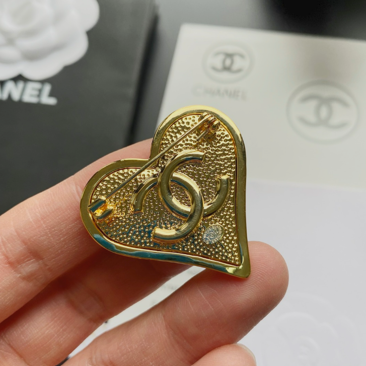 Cry My Heart Out - Luxe Fashion Design Brooch Pin