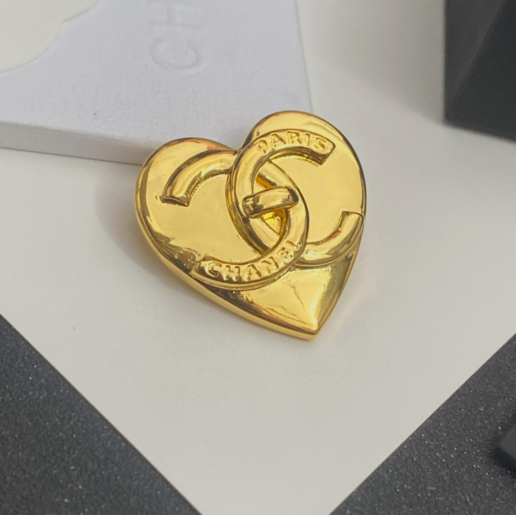 Heart Felt - Luxe Fashion Design Brooch Pin