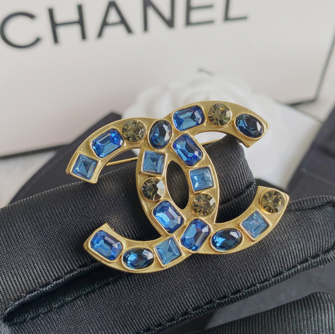 Tropical Escape - Luxe Fashion Design Brooch Pin