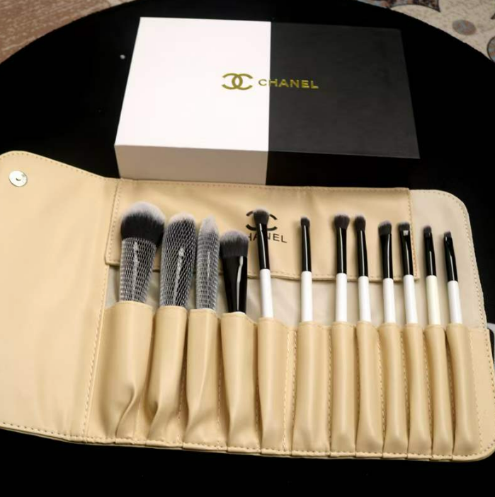 Makeup Clutch (12 Brushes) - C - Vanilla