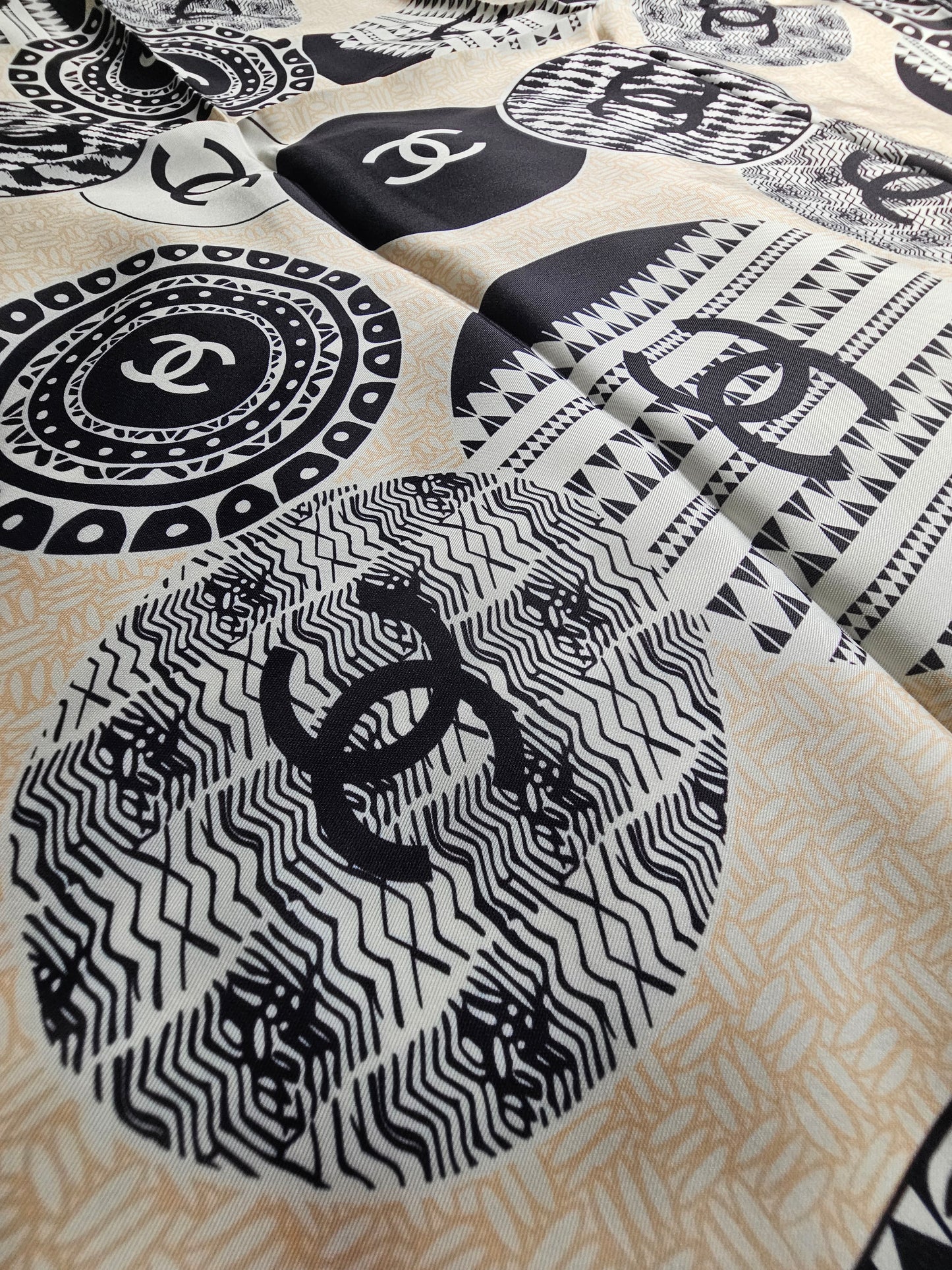 Full Moon Geometric Scarf (X Large) - Cream / Black Multi