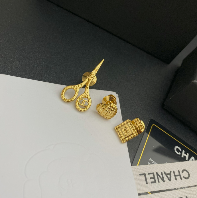 A Cut Above The Rest - Luxe Fashion Design Brooch Pin