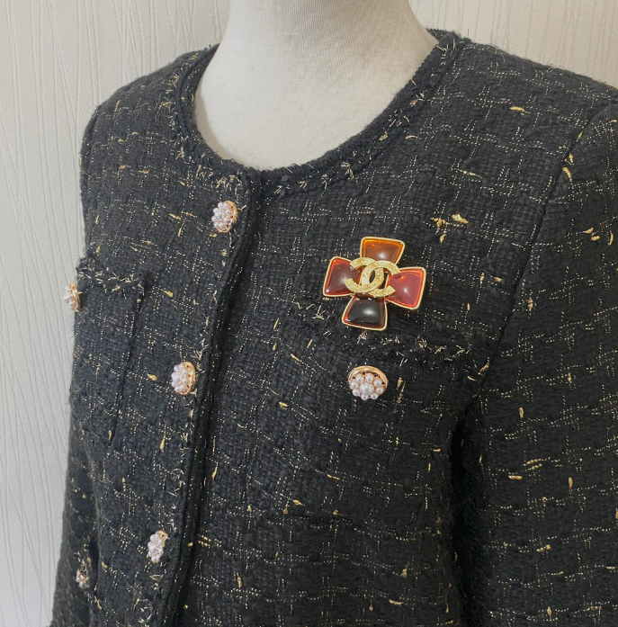 Brown Bonds Luxury Brooch