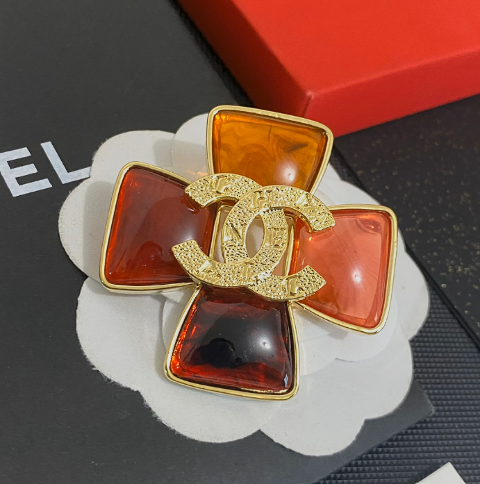 Brown Bonds Luxury Brooch