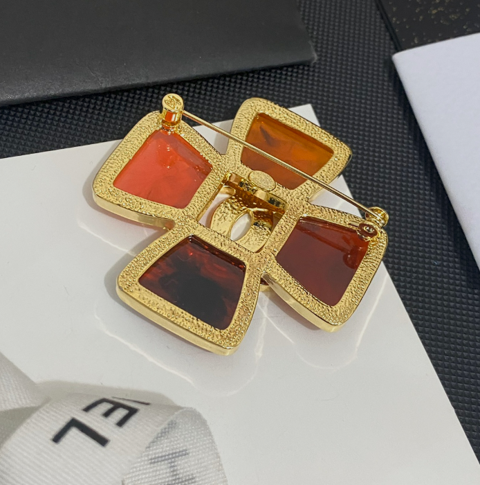 Brown Bonds Luxury Brooch