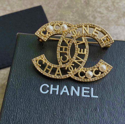 Cross Over - Luxe Fashion Design Brooch Pin