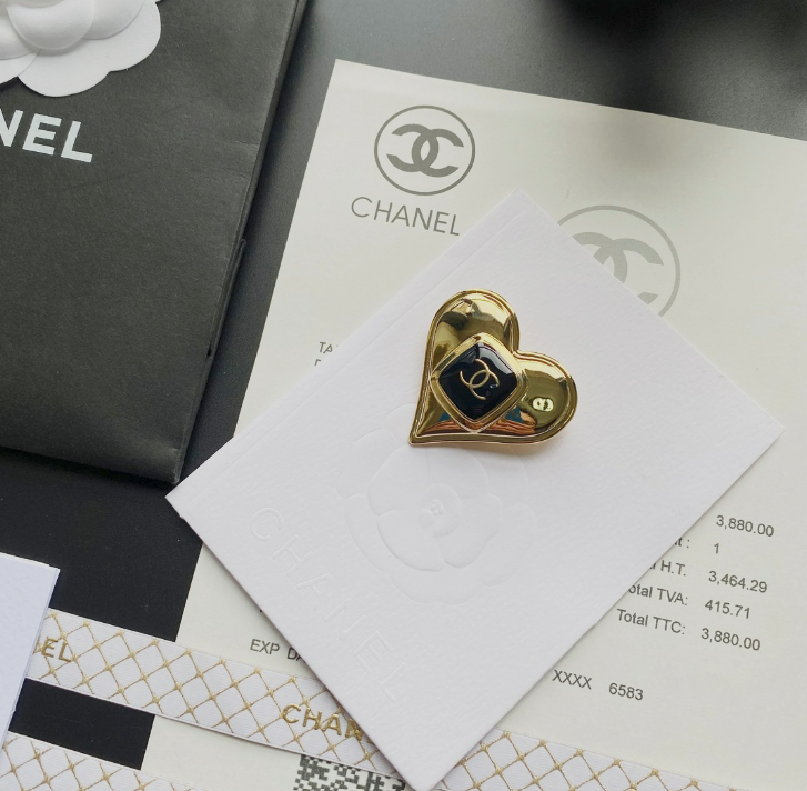 Cry My Heart Out - Luxe Fashion Design Brooch Pin