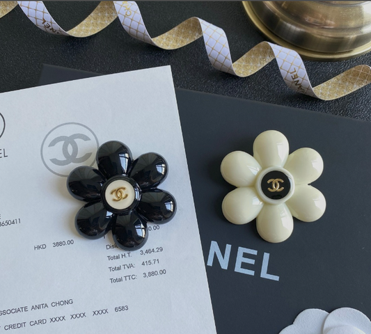 Flower Bomb - Vanilla Luxe Brooch Pin