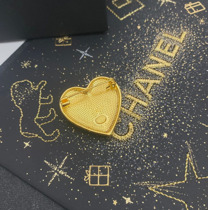 Heart Felt - Luxe Fashion Design Brooch Pin