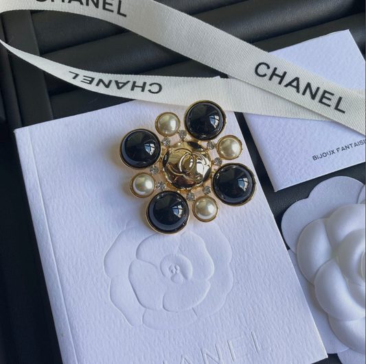 Pearls & Bubbles - Luxe Fashion Design Brooch Pin