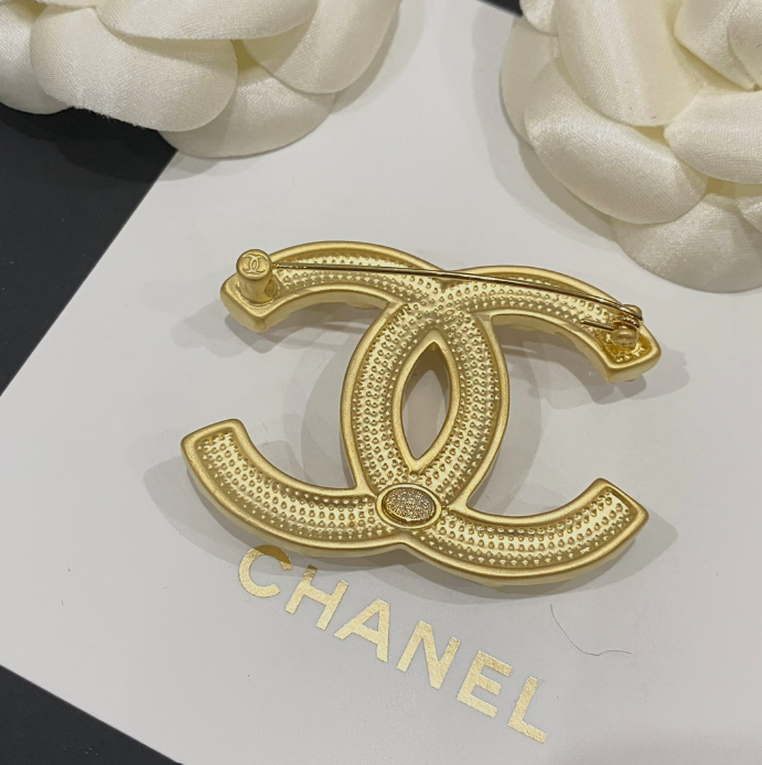 Pearl & Lilac Fields - Luxe Fashion Design Brooch Pin