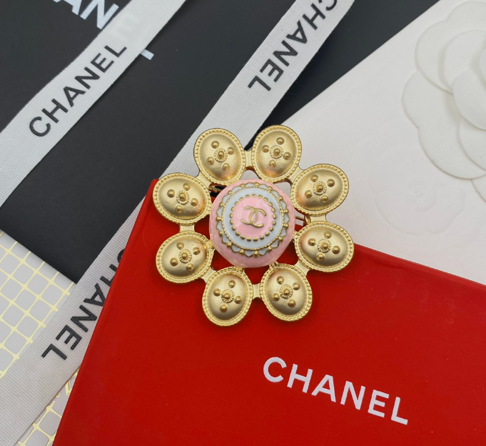 Pretty in Pink - Luxe Fashion Design Brooch Pin
