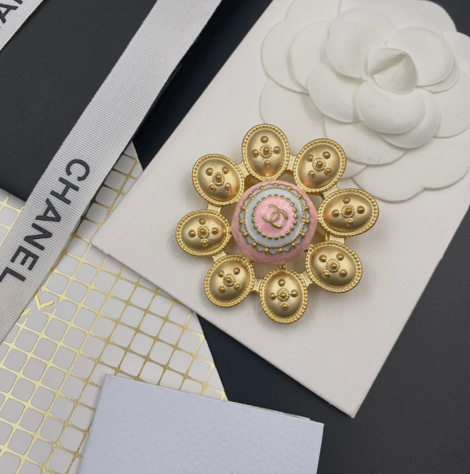Pretty in Pink - Luxe Fashion Design Brooch Pin