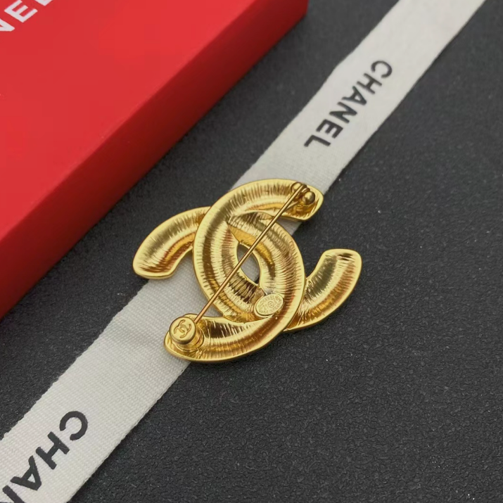 Quilted Thoughts - Luxe Fashion Design Brooch Pin