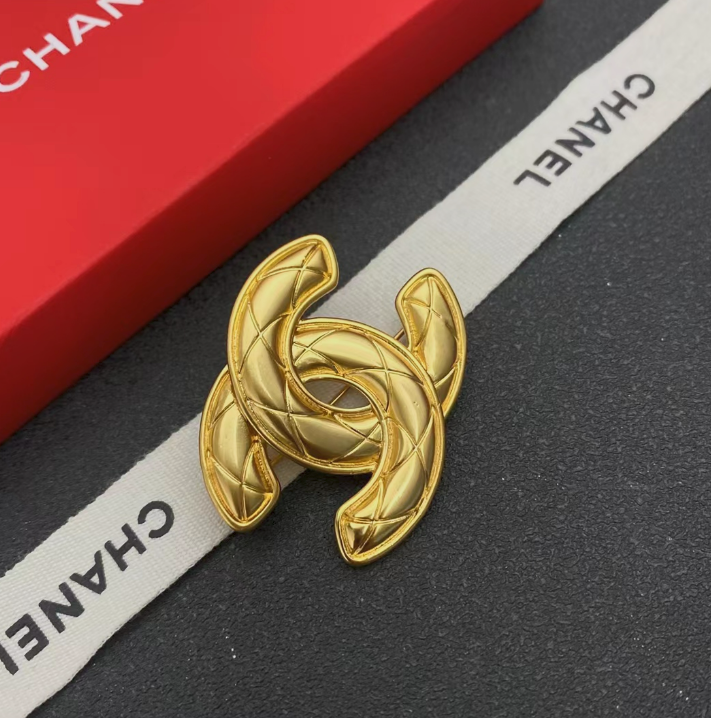 Quilted Thoughts - Luxe Fashion Design Brooch Pin