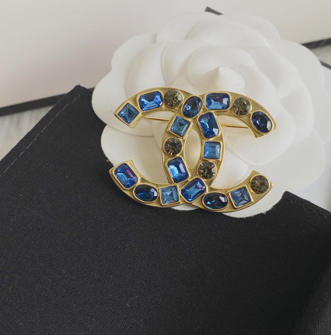 Tropical Escape - Luxe Fashion Design Brooch Pin