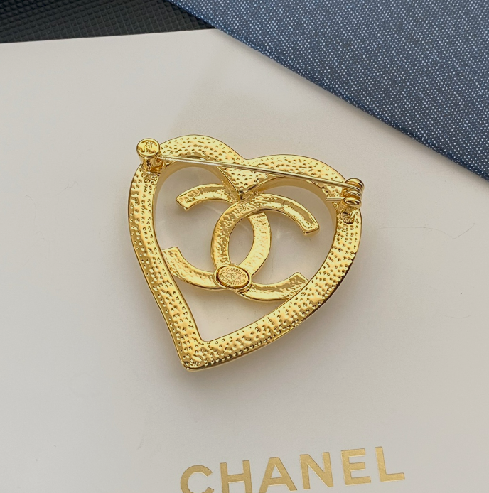 You C, I'm Hearty - Luxe Fashion Design Brooch Pin