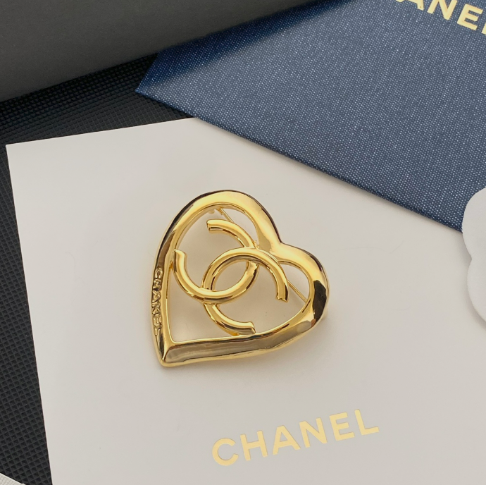 You C, I'm Hearty - Luxe Fashion Design Brooch Pin