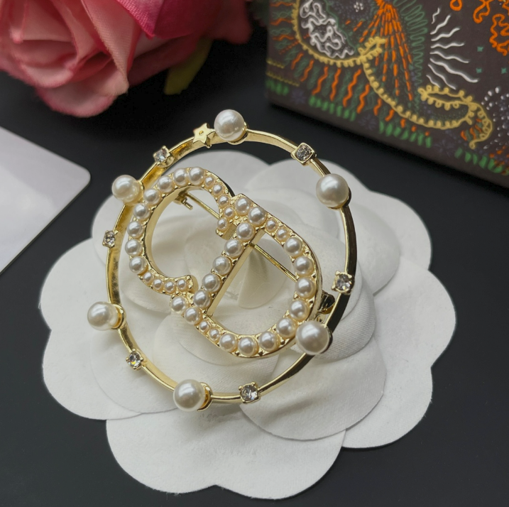Pearls Go Round - Luxe Fashion Design Brooch Pin