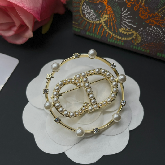 Pearls Go Round - Luxe Fashion Design Brooch Pin