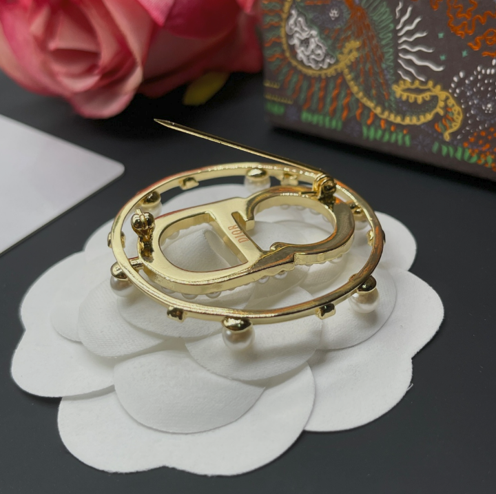 Pearls Go Round - Luxe Fashion Design Brooch Pin