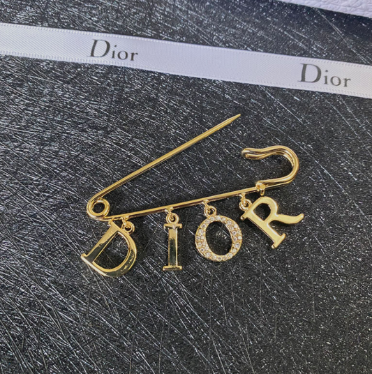 Pin Me Up - Luxe Fashion Design Brooch Pin