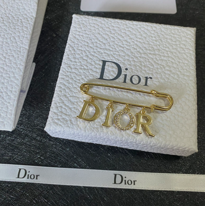 Pin Me Up - Luxe Fashion Design Brooch Pin