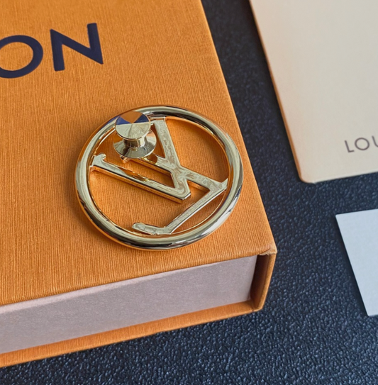 LeVt Turn - Luxe Fashion Design Brooch Pin